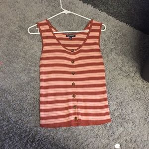 Slim/knit tank top with buttons
